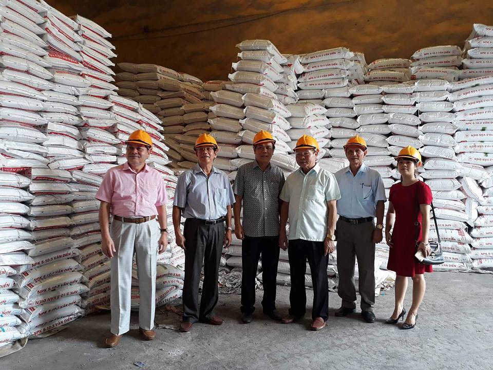 LÃNH ĐẠO HỘI CHỐNG HÀNG GIẢ VÀ BẢO VỆ THƯƠNG HIỆU TP HÀ NỘI làm việc với Công ty Cổ phần phân lân nung chảy Văn Điển